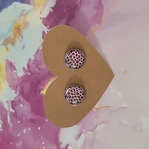Pink Leopard Print Earrings - Picture 1 of 2